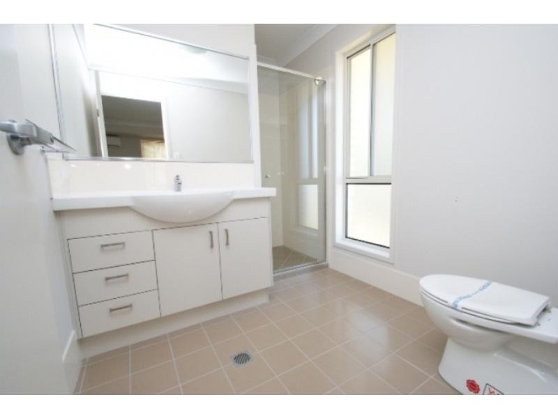 12 Green Avenue, Branyan QLD 4670