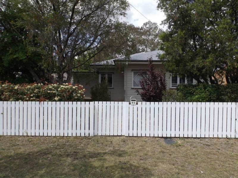 90 Albion Street, Warwick QLD 4370