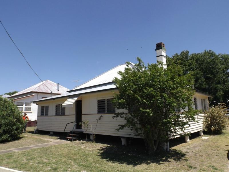 31 Acacia Avenue, Warwick QLD 4370