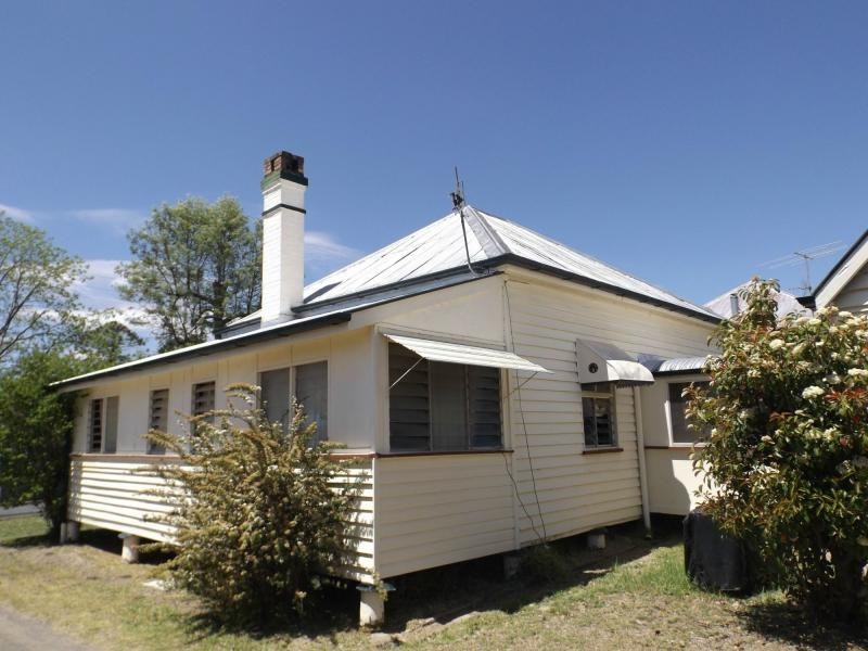 31 Acacia Avenue, Warwick QLD 4370