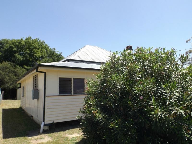 31 Acacia Avenue, Warwick QLD 4370