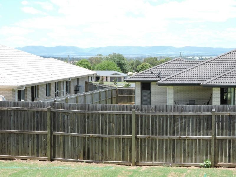 26 Capital Drive, Rosenthal Heights QLD 4370