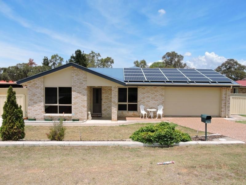 2 Peregrine Court, Warwick QLD 4370