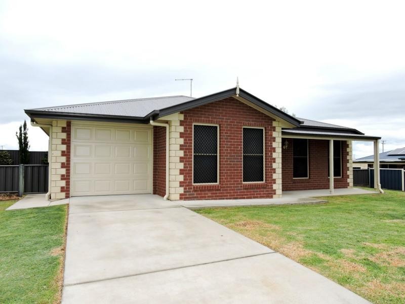 9 Hakea Court, Warwick QLD 4370