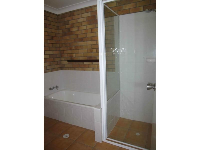 2/50 Locke Street, Warwick QLD 4370