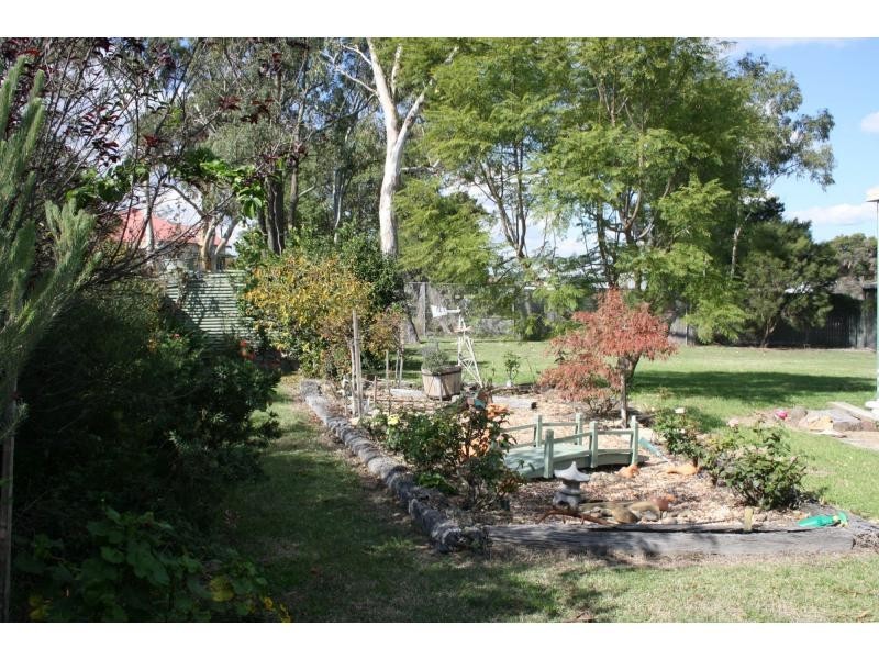 33 Furness Crescent, Warwick QLD 4370