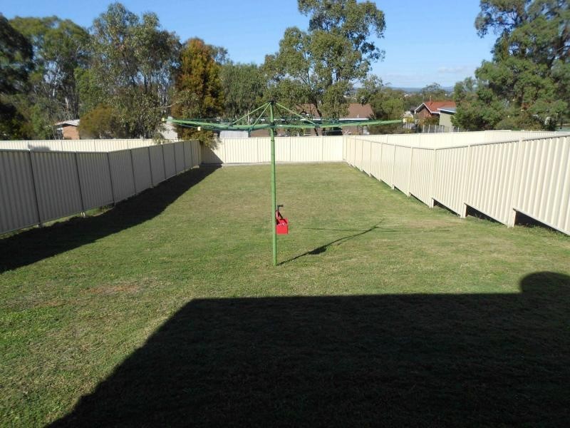 1/8 Peregrine Court, Warwick QLD 4370