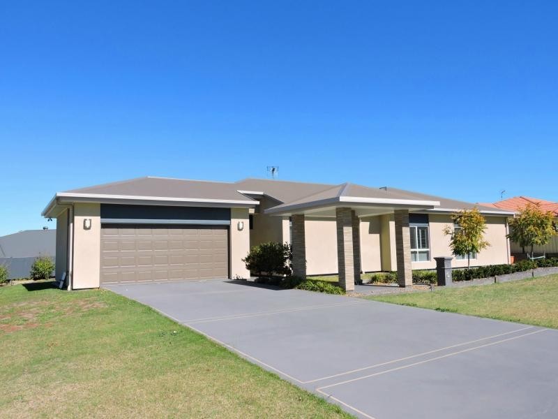 4 Baguley Street, Warwick QLD 4370