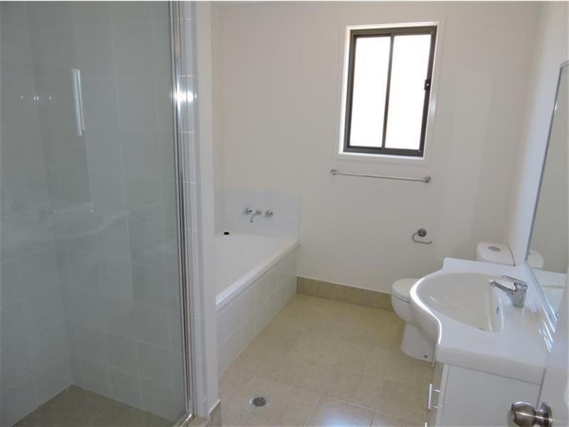 2/26 Capital Drive, Rosenthal Heights QLD 4370