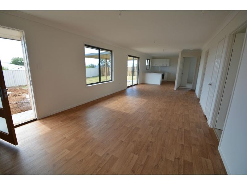 6 Lookout Pl, Rosenthal Heights QLD 4370
