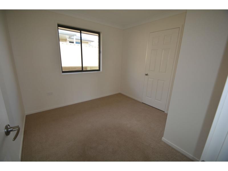 6 Lookout Pl, Rosenthal Heights QLD 4370