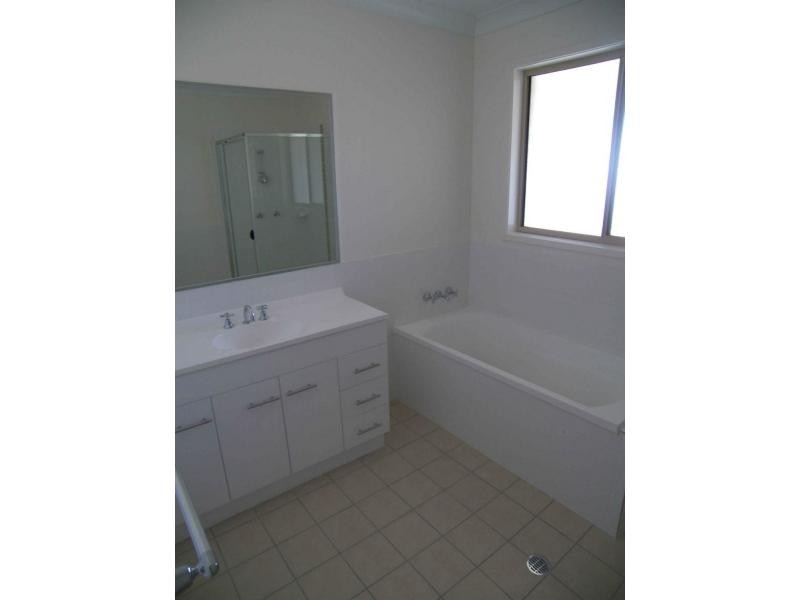 18 Ridgeview Road, Warwick QLD 4370