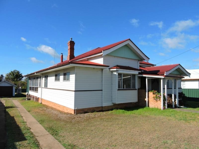 24 McEvoy Street, Warwick QLD 4370