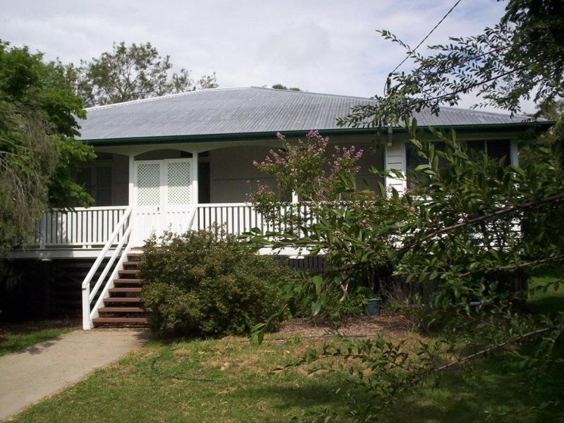 63 Lyons Street, Warwick QLD 4370