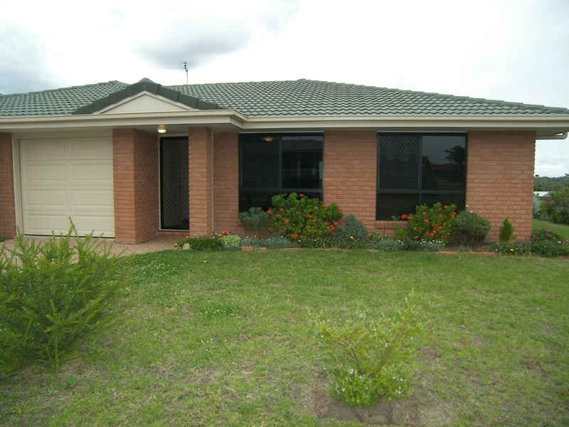 1A Davis Place, Warwick QLD 4370
