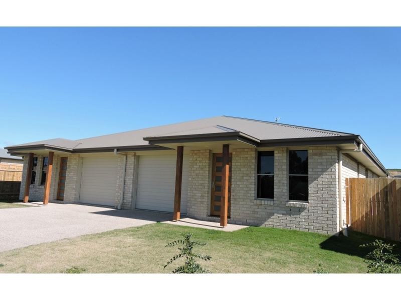 1 & 2/105 Tooth Street, Rosenthal Heights QLD 4370