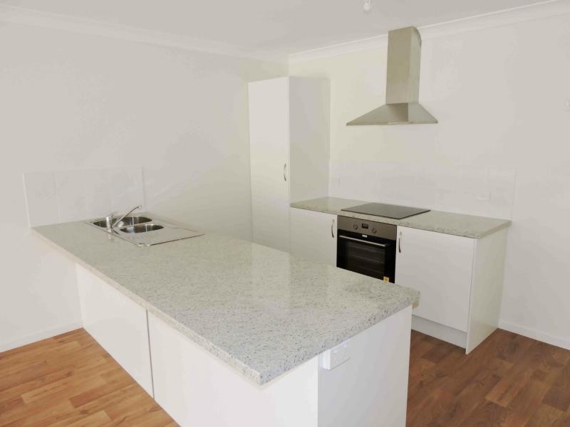 1 & 2/105 Tooth Street, Rosenthal Heights QLD 4370