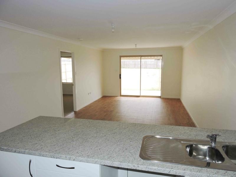 1 & 2/105 Tooth Street, Rosenthal Heights QLD 4370
