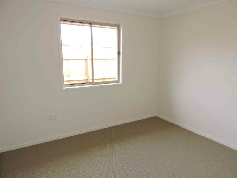 1 & 2/105 Tooth Street, Rosenthal Heights QLD 4370