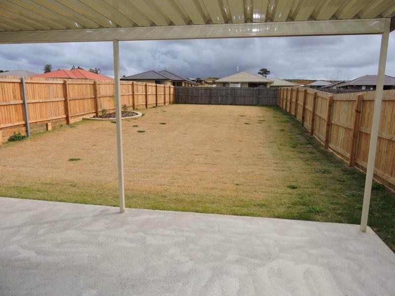 1 & 2/105 Tooth Street, Rosenthal Heights QLD 4370