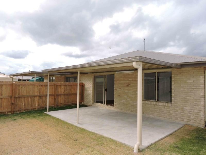 1 & 2/105 Tooth Street, Rosenthal Heights QLD 4370