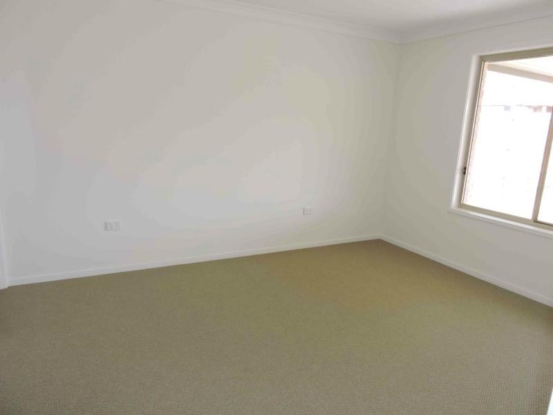 1 & 2/105 Tooth Street, Rosenthal Heights QLD 4370