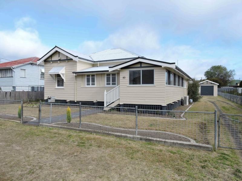 93 Albion Street, Warwick QLD 4370