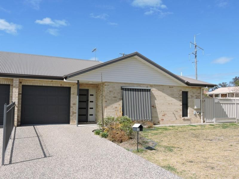 2/193 Ogilvie Road, Warwick QLD 4370