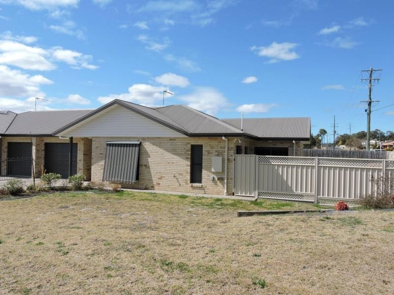 2/193 Ogilvie Road, Warwick QLD 4370