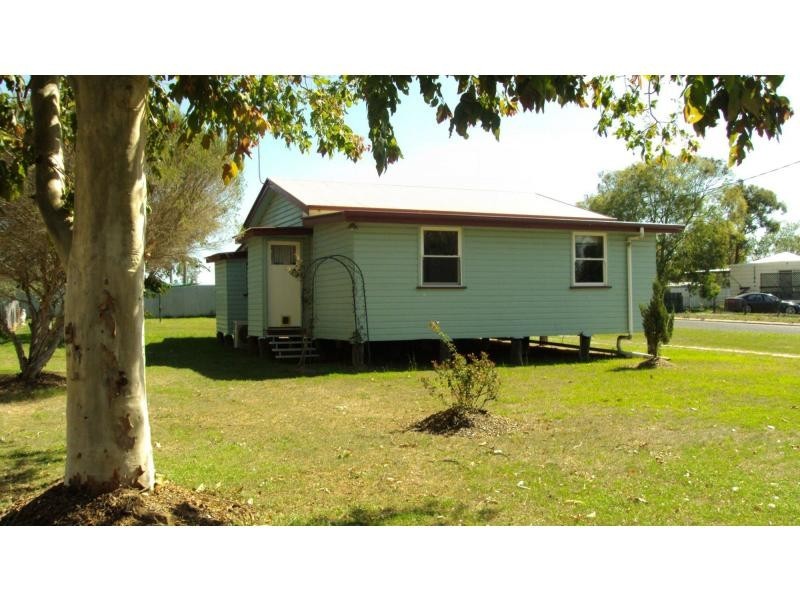 8 Glencoe Street, Warwick QLD 4370