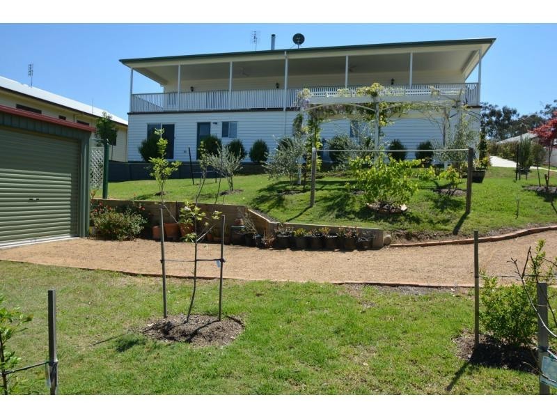 9 Rodeo Drive, Warwick QLD 4370