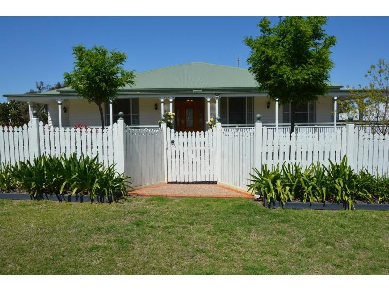 9 Rodeo Drive, Warwick QLD 4370