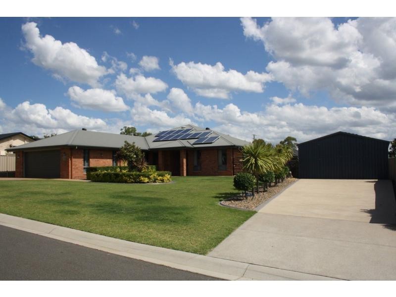 37 Lyons Crescent, Warwick QLD 4370