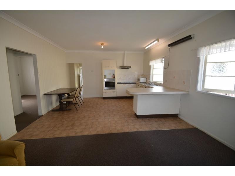 27 Albert Street, Warwick QLD 4370