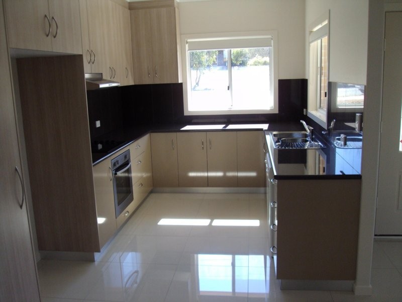 Unit 1/8 Hawker Road, Warwick QLD 4370