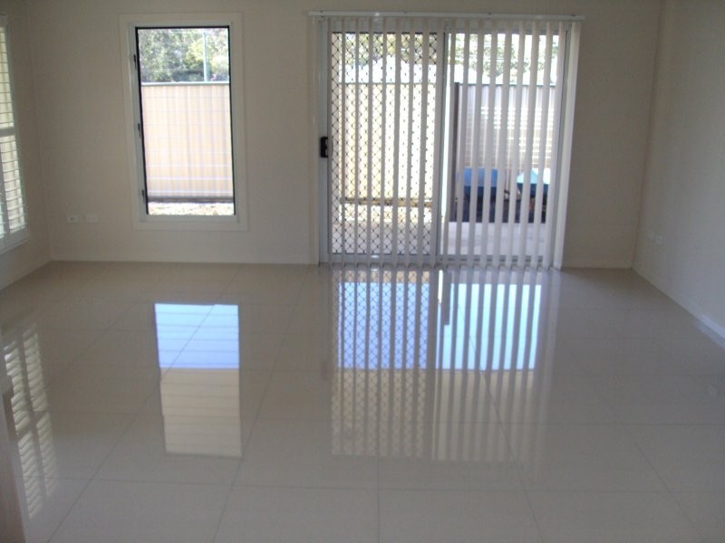 Unit 1/8 Hawker Road, Warwick QLD 4370