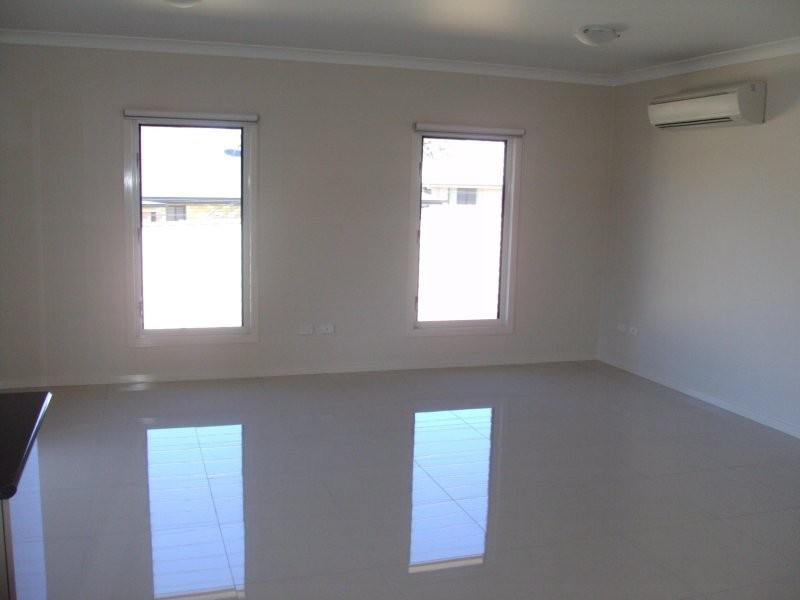 Unit 1/8 Hawker Road, Warwick QLD 4370