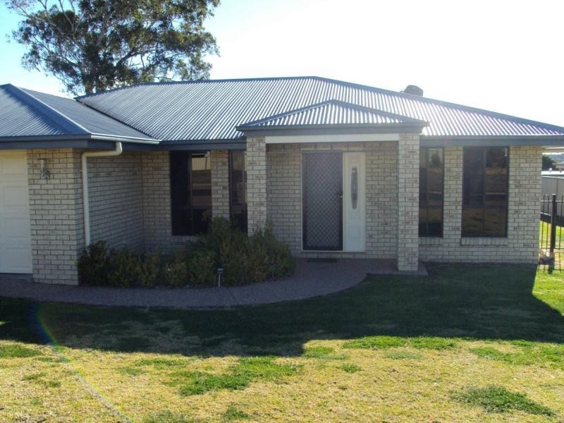14 Boronia Drive, Warwick QLD 4370