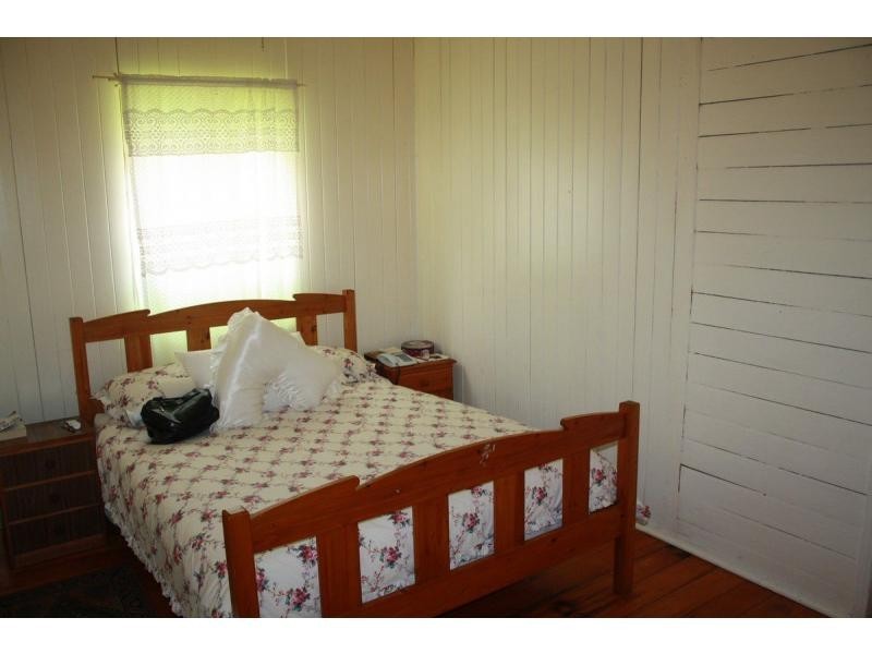 4 Drayton Street, Allora QLD 4362