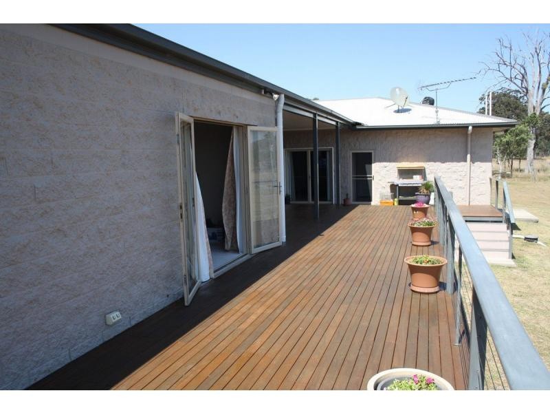 195 Ravenscroft, Elbow Valley QLD 4370