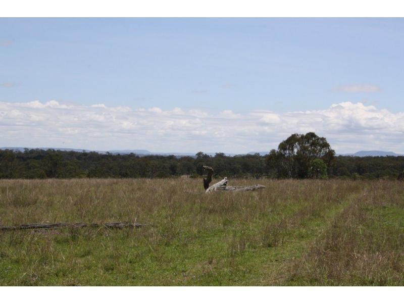 195 Ravenscroft, Elbow Valley QLD 4370