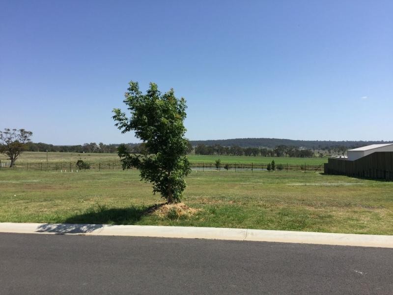 L30 Lakeview Drive, Rosenthal Heights QLD 4370