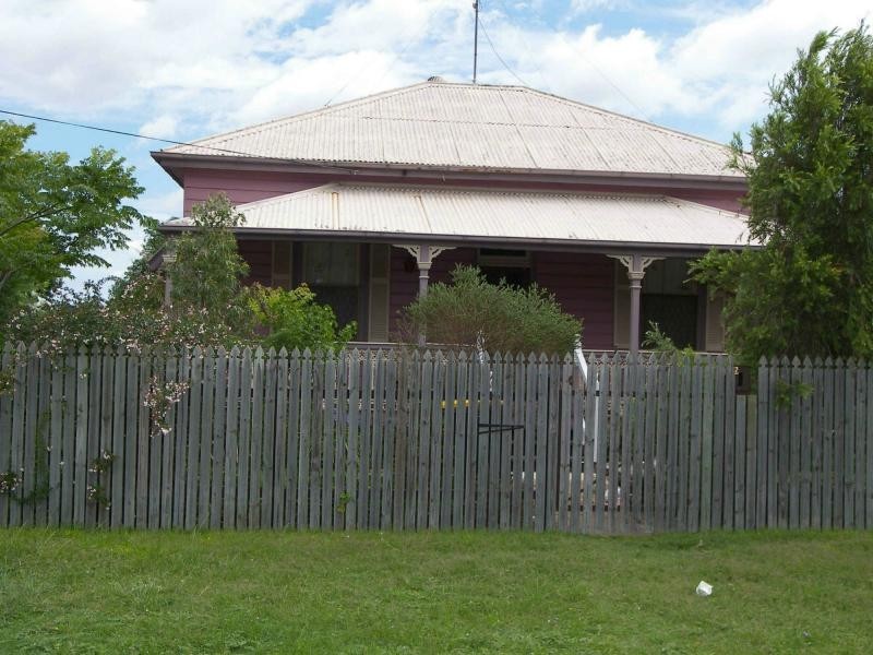75 Pratten Street, Warwick QLD 4370