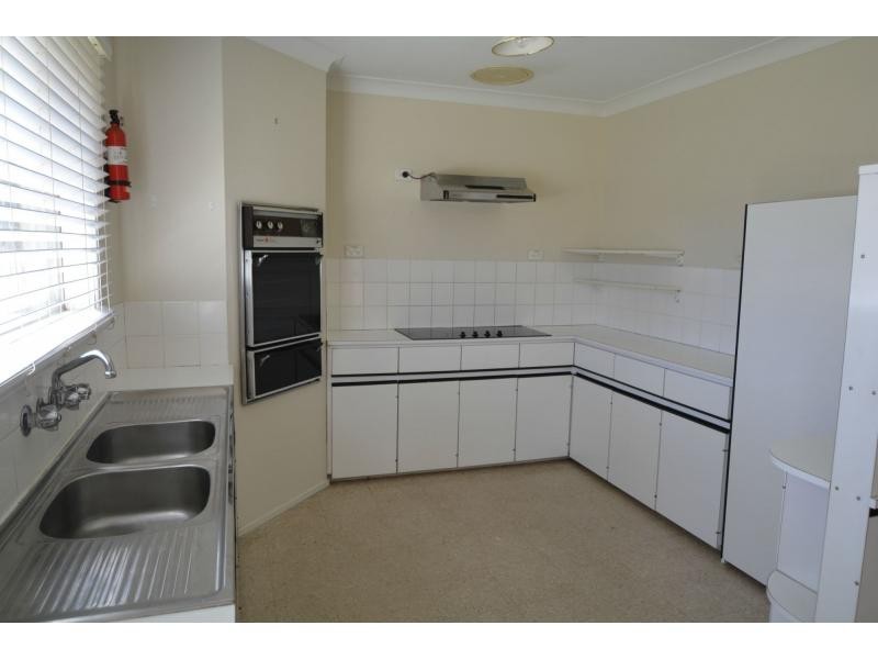 12 Gilbert Cres, Warwick QLD 4370