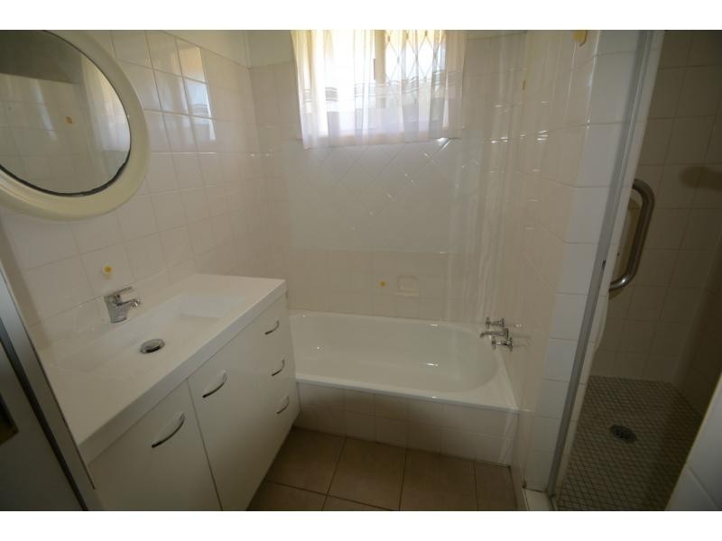 12 Gilbert Cres, Warwick QLD 4370