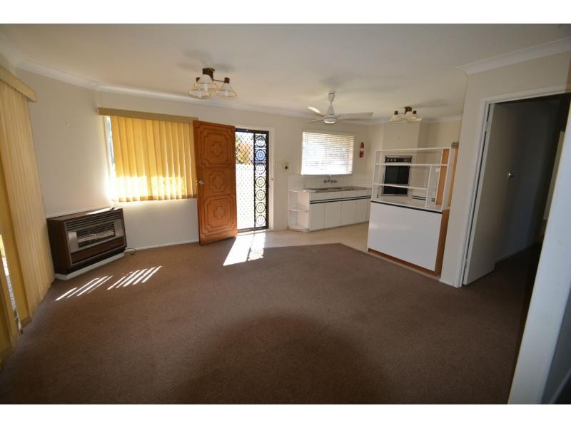 12 Gilbert Cres, Warwick QLD 4370