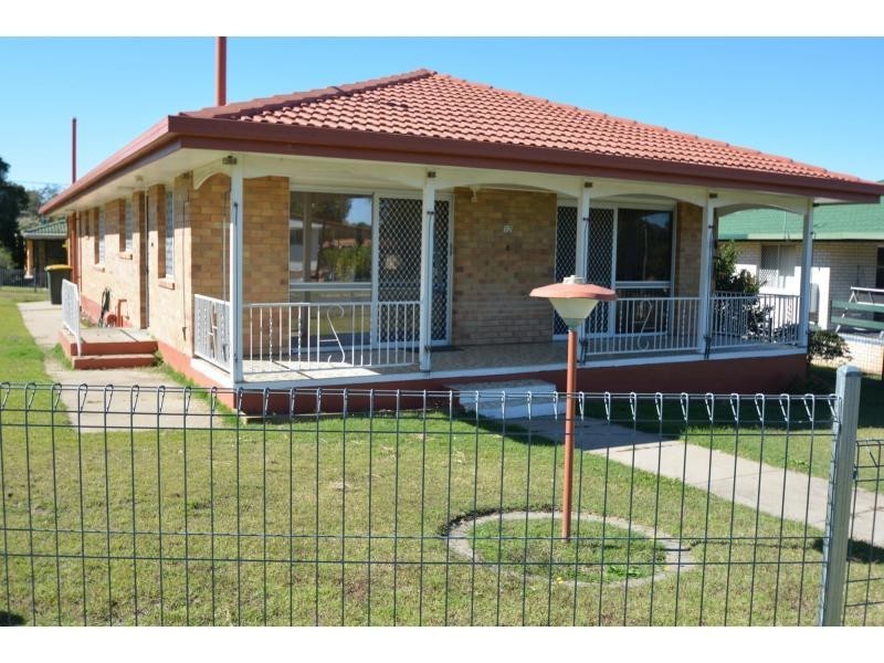 12 Gilbert Cres, Warwick QLD 4370