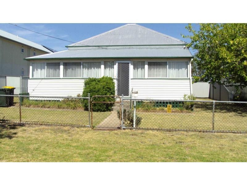 31 Gore Street, Warwick QLD 4370