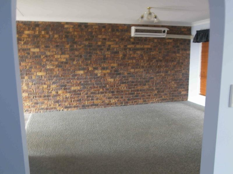 Unit 2/11 Willi Street, Warwick QLD 4370