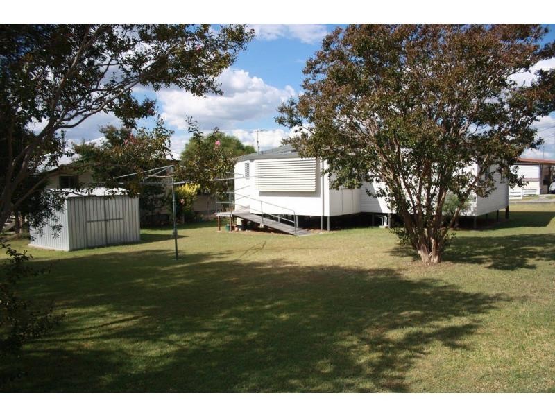 33 Wattle Avenue, Warwick QLD 4370